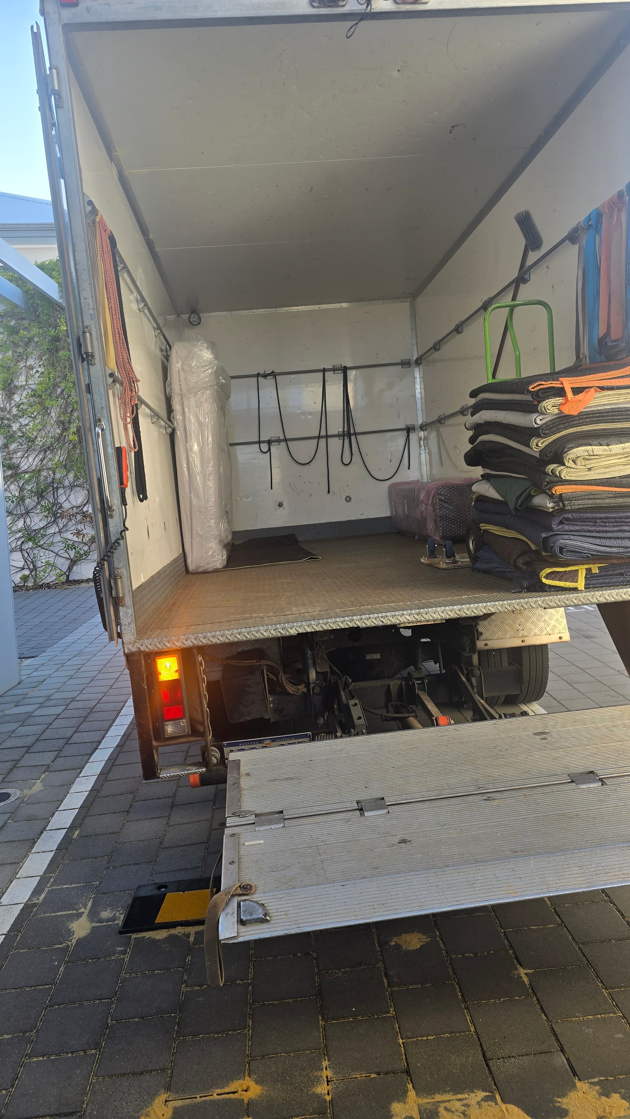 NP Movers work in Beechboro